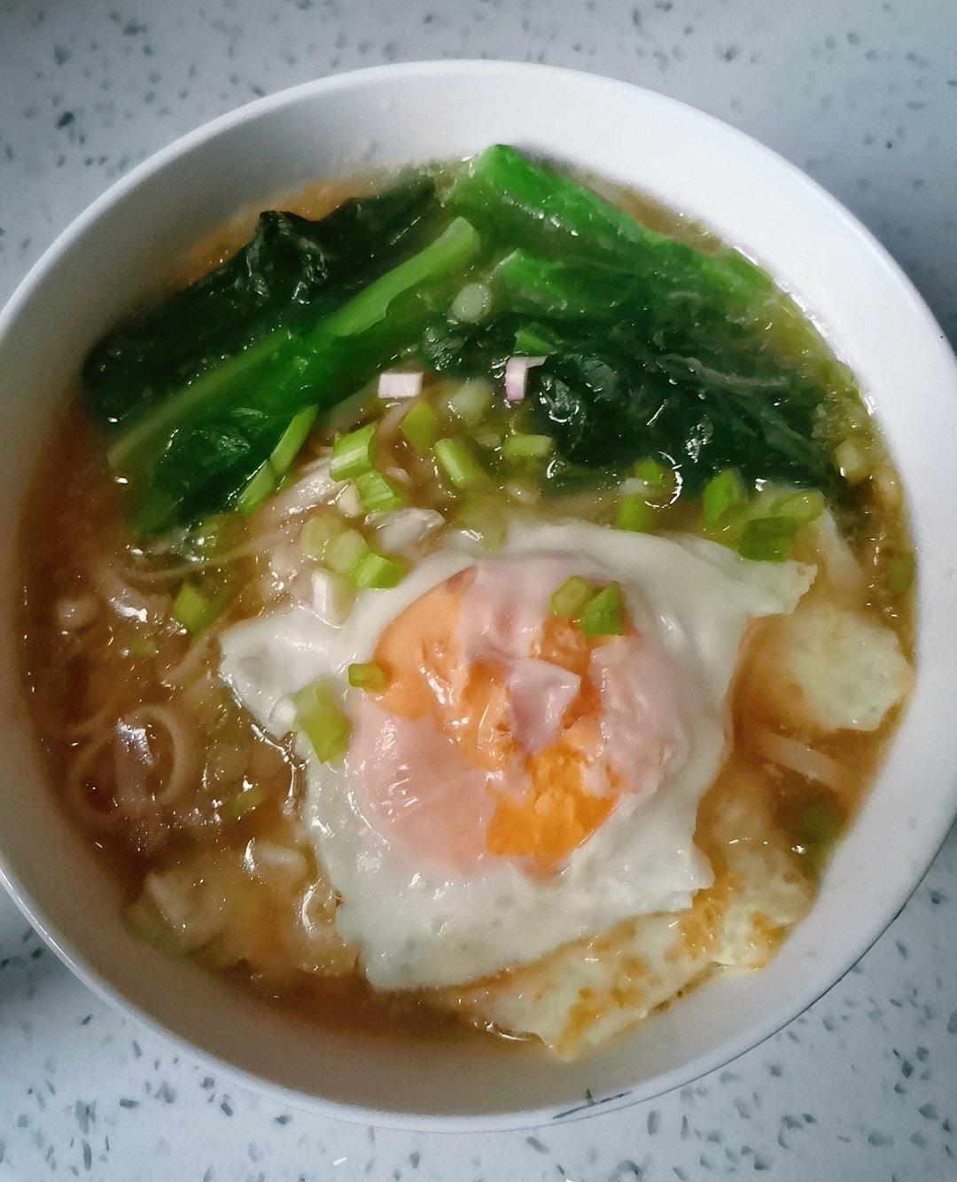 早餐🥣超快手清汤面｜简单又朴素～