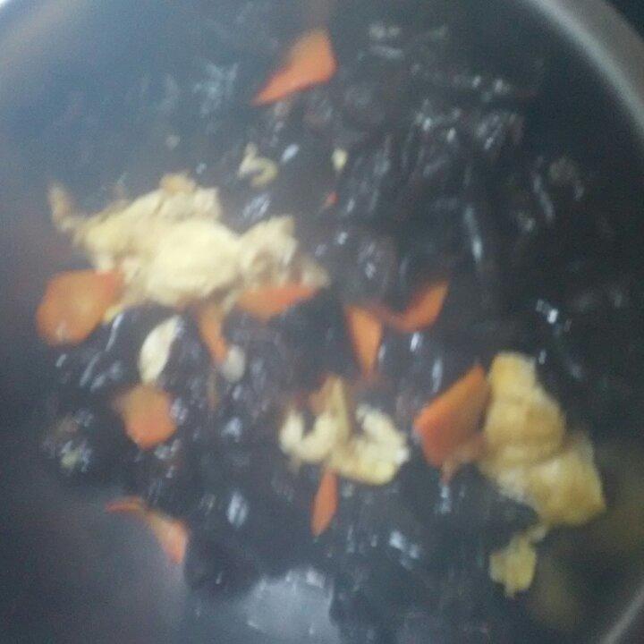 木耳炒鸡蛋