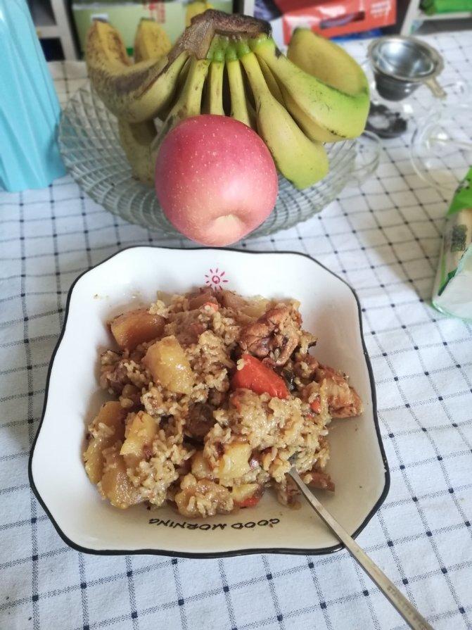 电饭煲土豆胡萝卜鸡腿焖饭