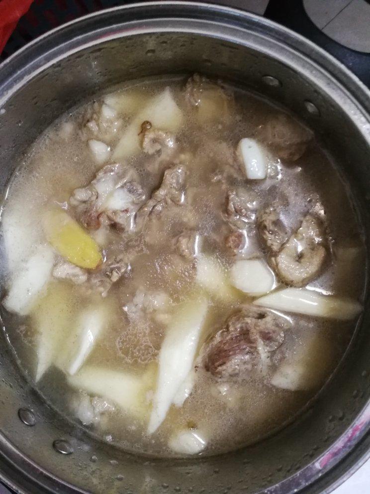 排骨山药汤
