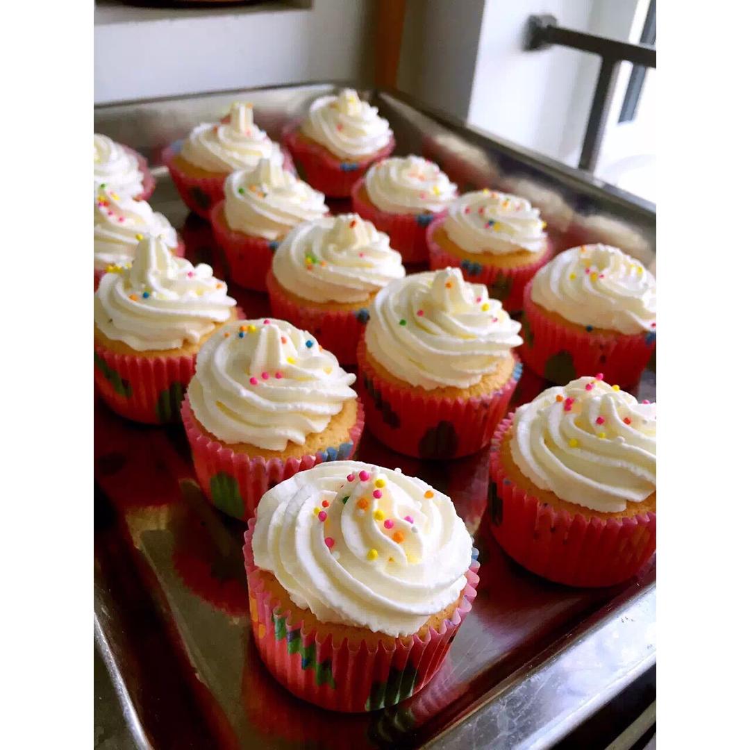 奶油巧克力小蛋糕