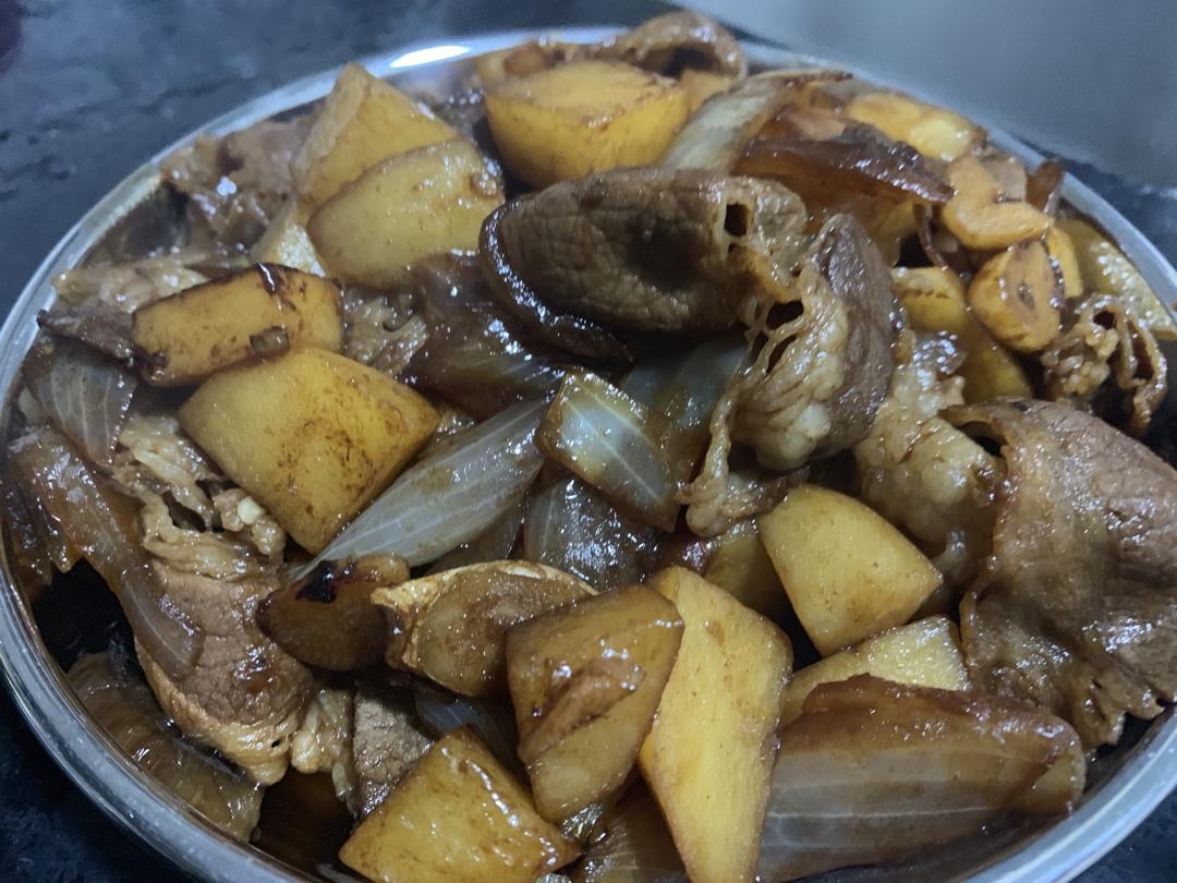 好吃到舔碗的土豆炖肥牛卷