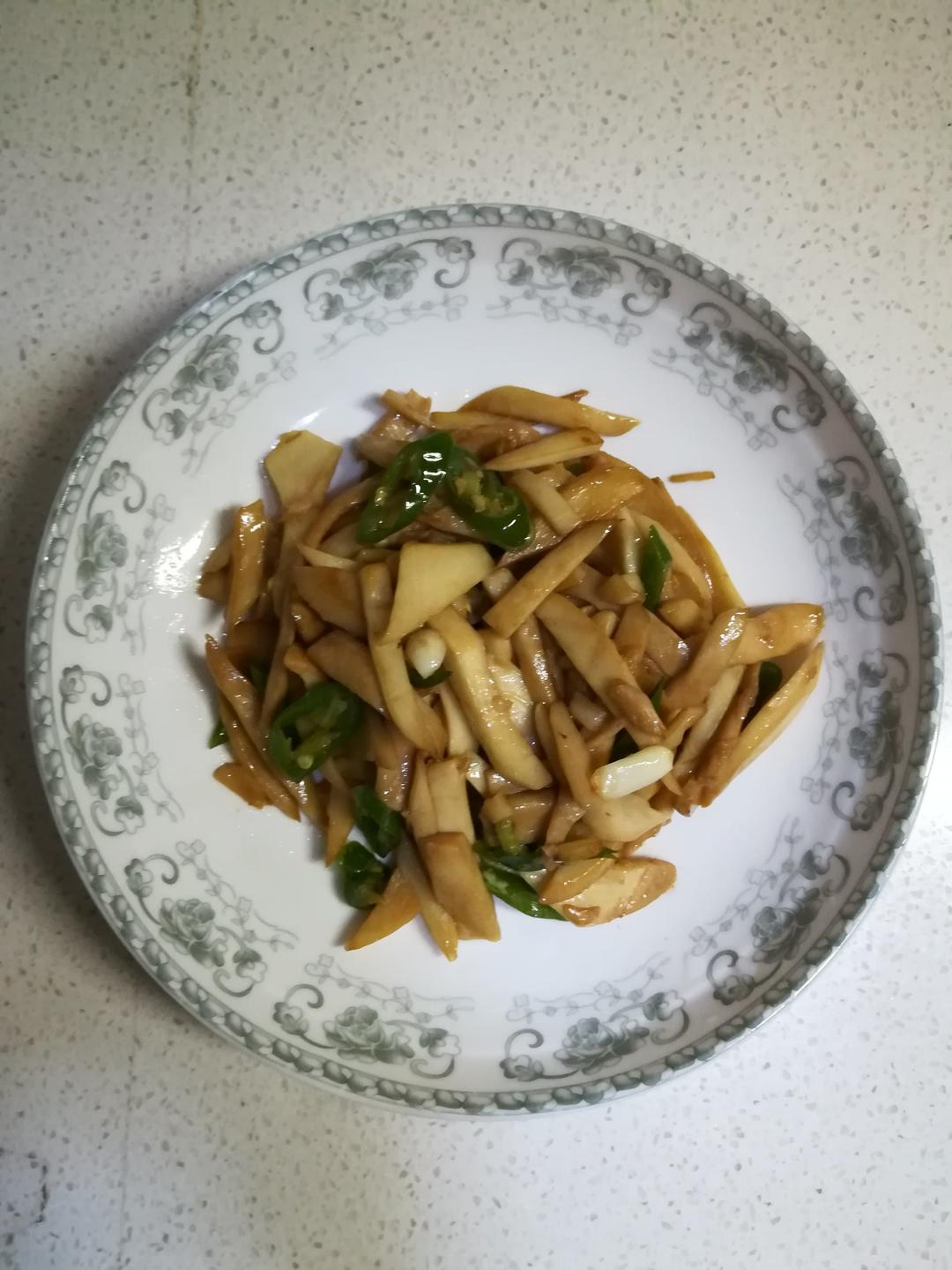 青椒素炒杏鲍菇
