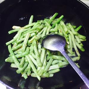 橄榄菜四季豆的做法 步骤2