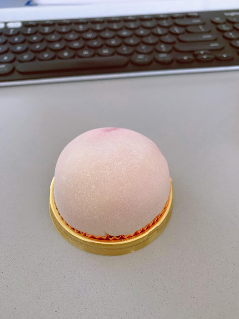 冬日的第一个草莓奶油蛋糕