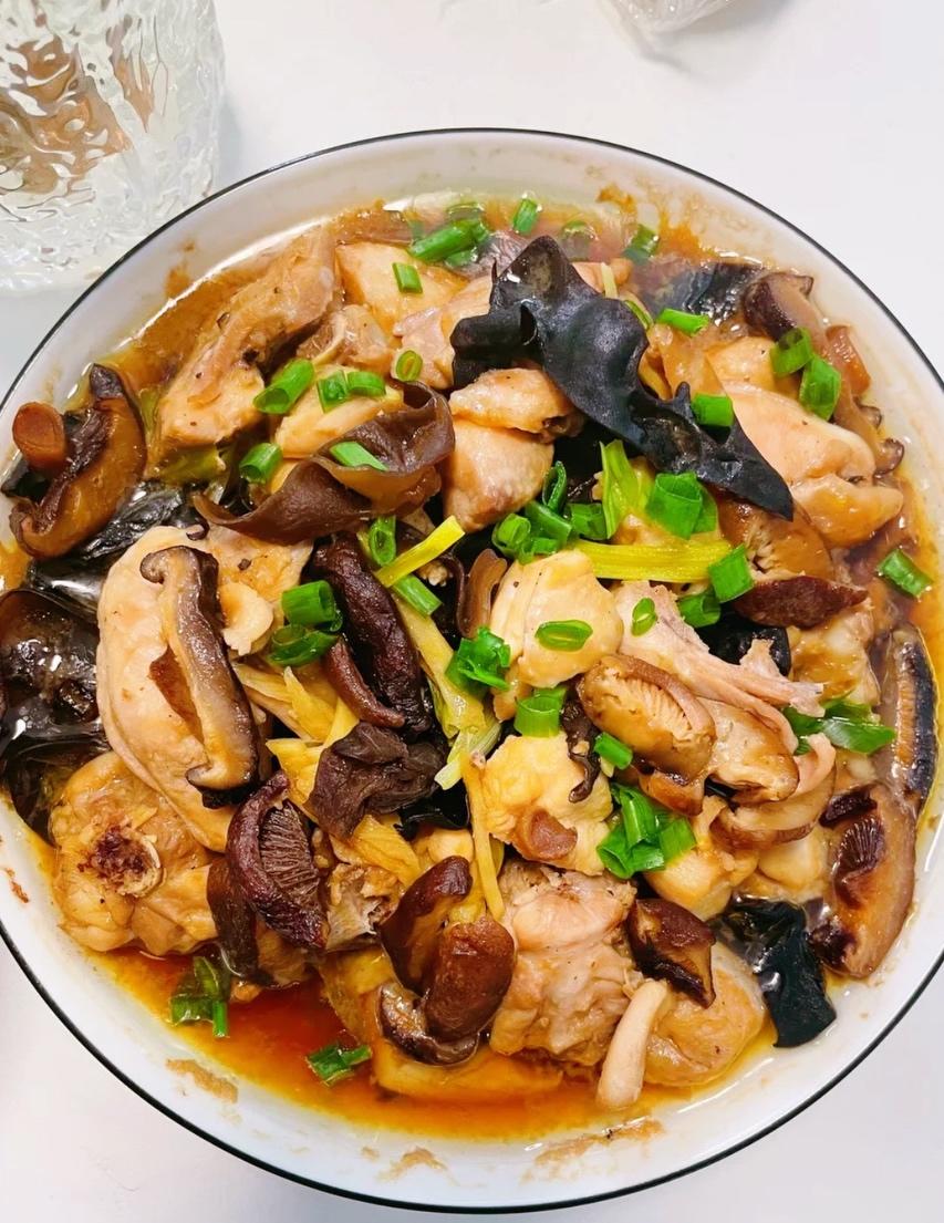 鲜嫩78木耳香菇蒸鸡
