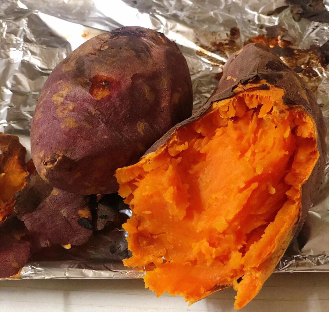 超简单的烤箱版烤红薯 秒杀路边摊大爷那口红薯
