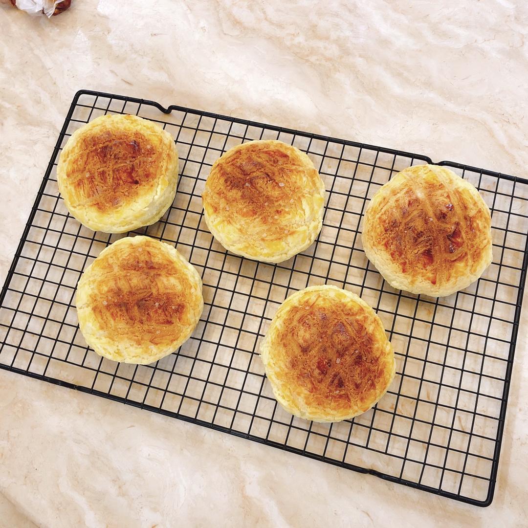 好吃到炸裂的港式菠萝包（附带制作酥皮的小视频）