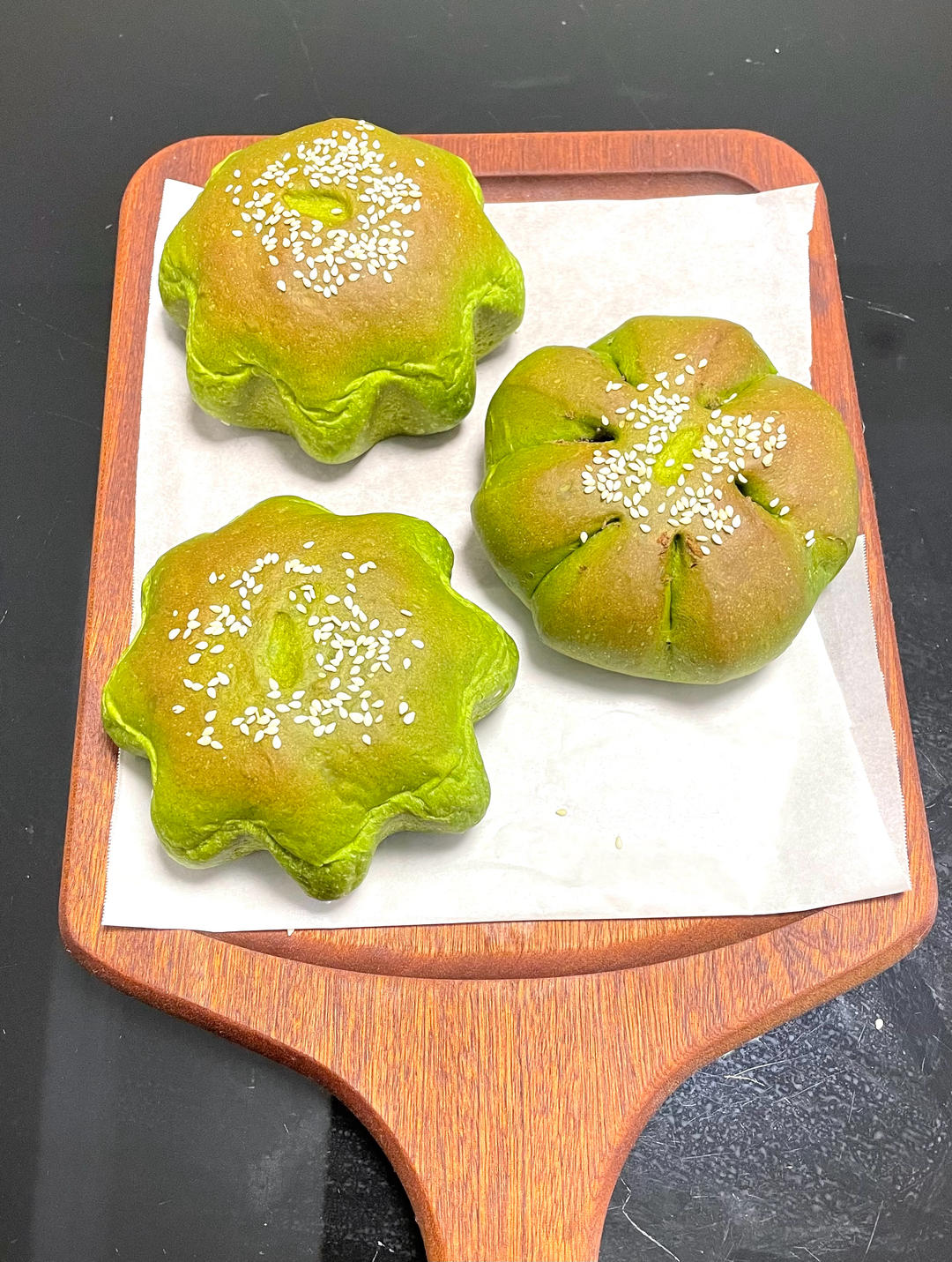 抹茶红豆花朵面包