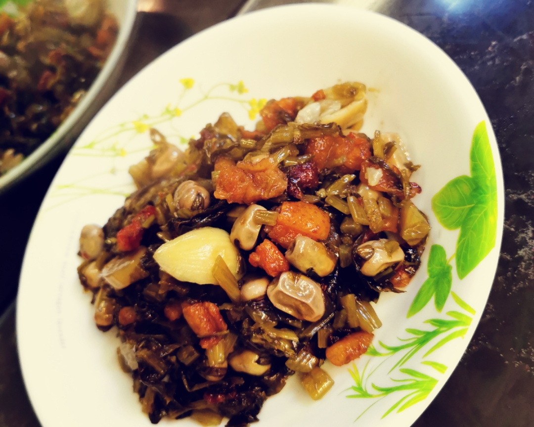 家常菜：雪菜蚕豆油渣的做法