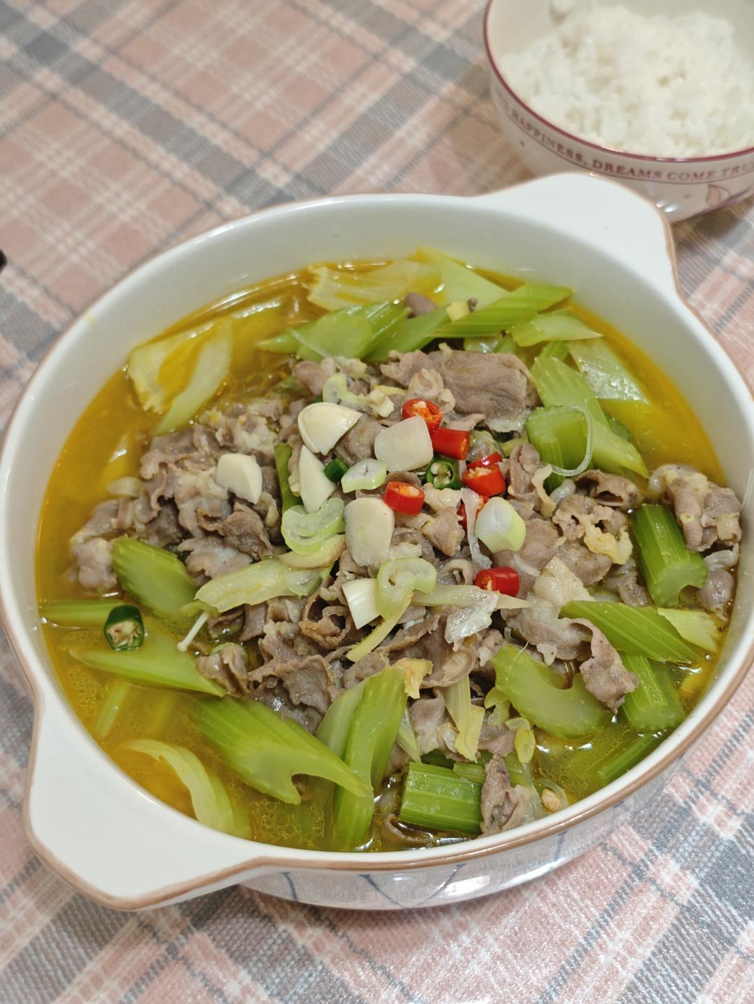 大厨教你酸汤肥羊的家常做法，太香了，酸爽开胃，拯救各种没食欲