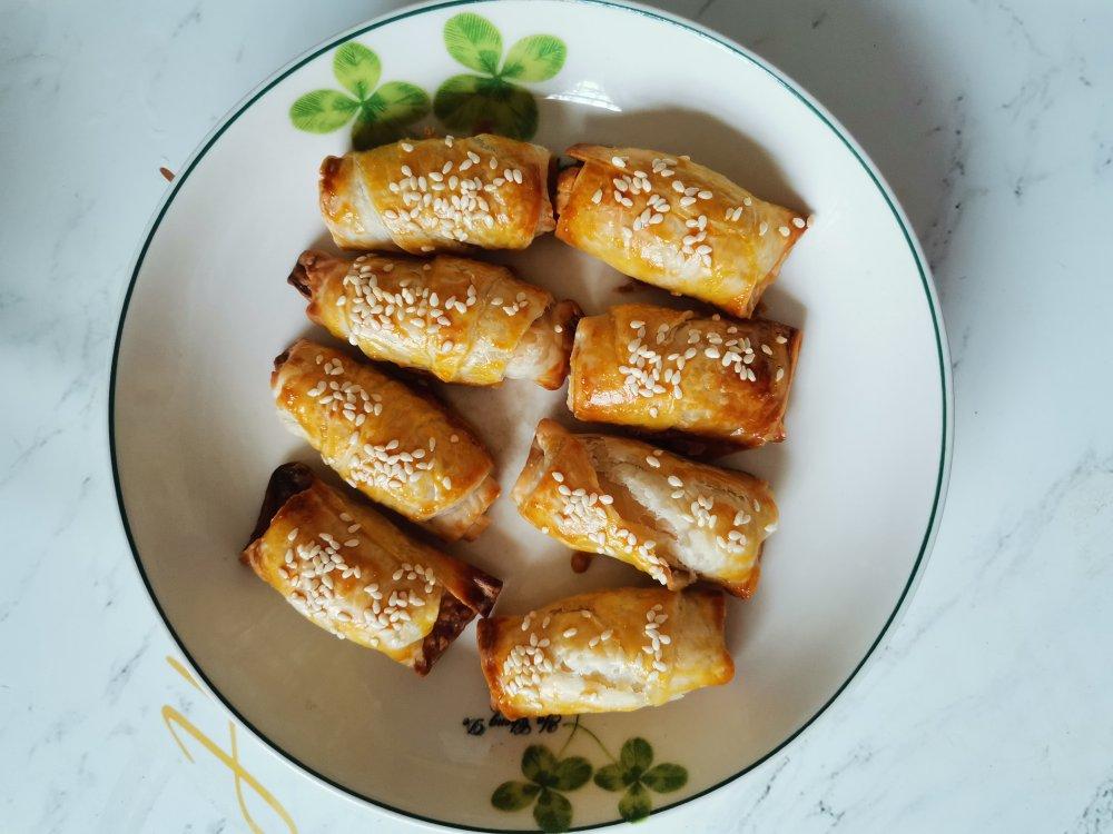 香肠酥皮卷：手抓饼皮还能这样吃，不用和面快速搞定早餐