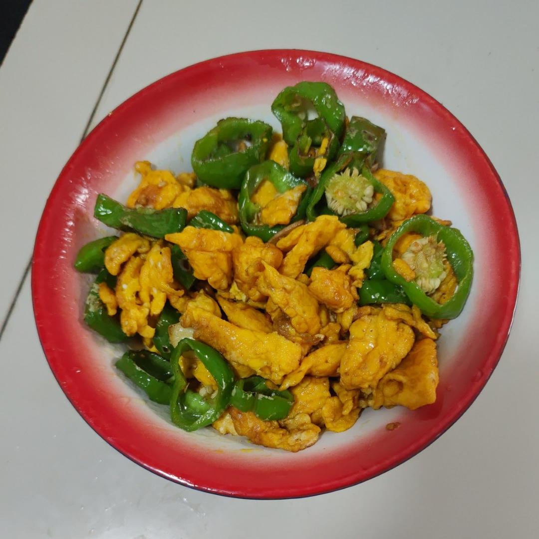 超级下饭青椒炒鸡蛋