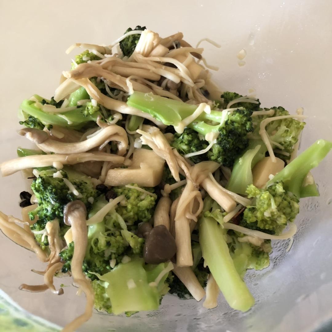 菇菇西兰花