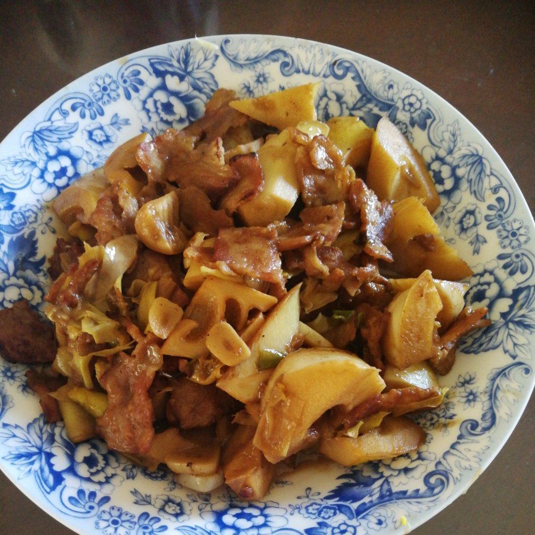 肉香笋鲜的春笋炒五花肉