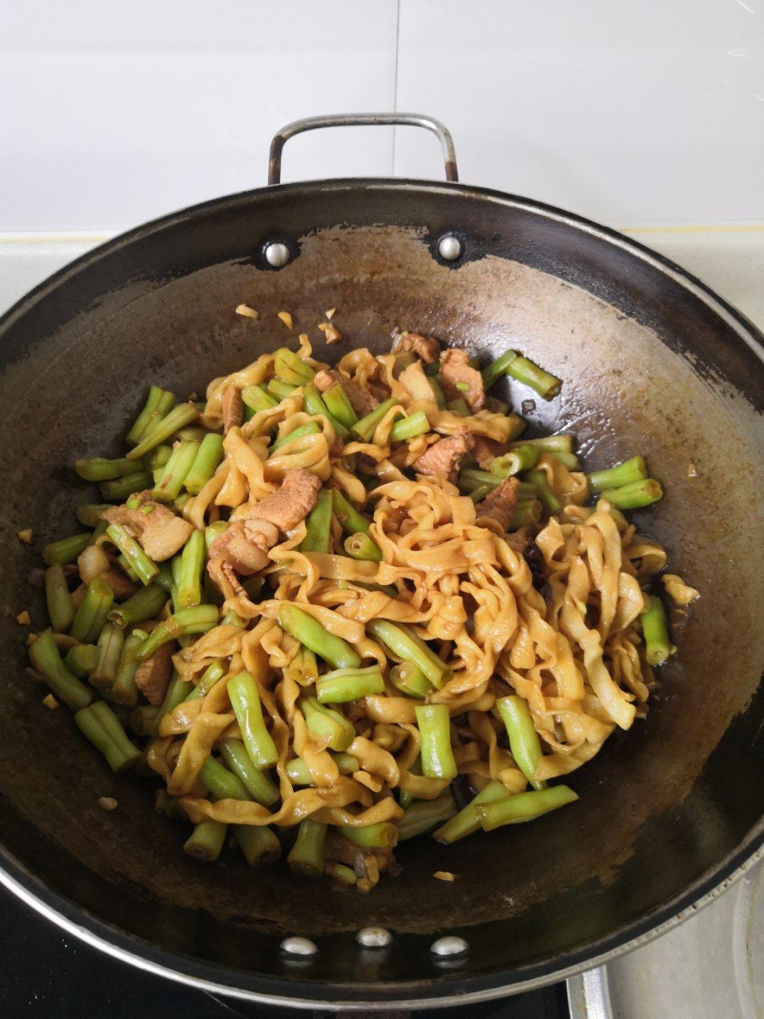 豆角焖面