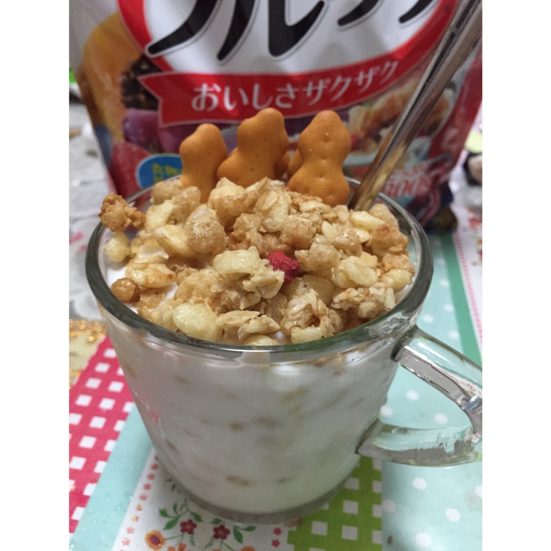 除了酸奶，卡乐比麦片和果汁也是好朋友呀