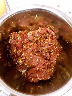 如何腌制火锅里的牛肉的做法 步骤5