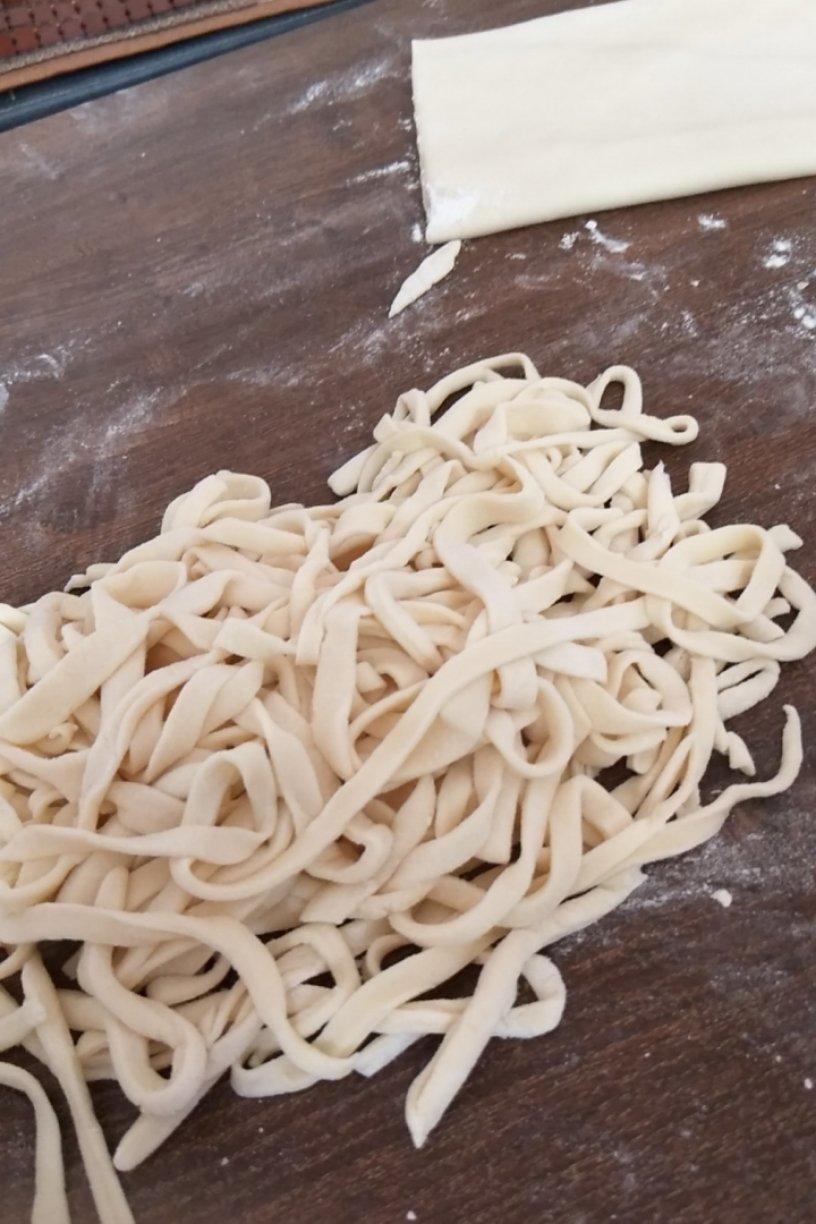快手纯手工擀面条