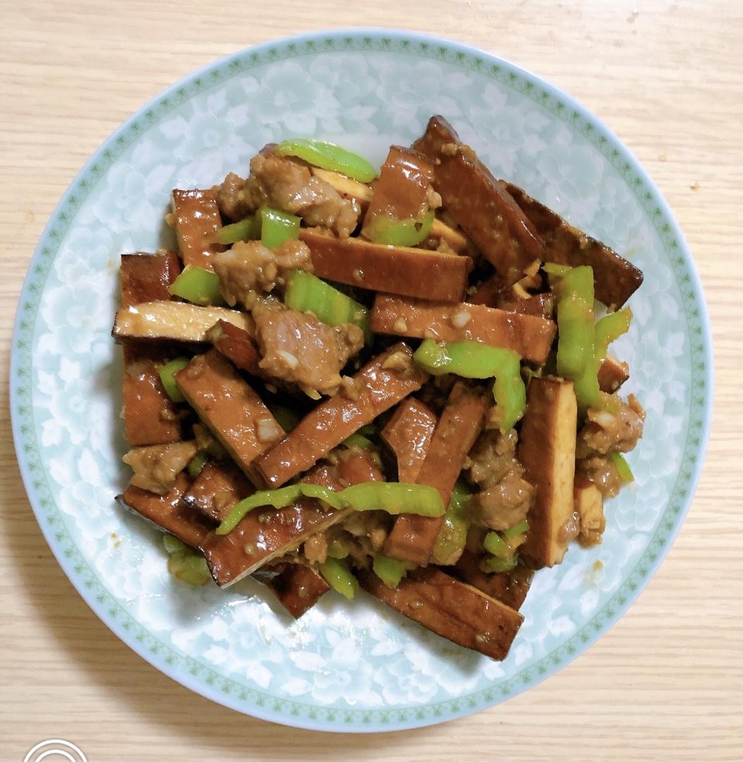 下饭菜炒青椒豆腐干肉丝