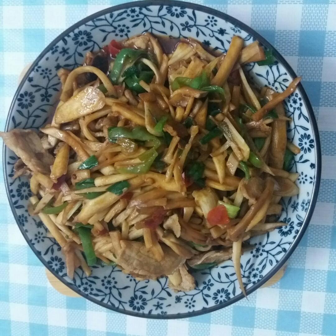 杏鲍菇炒肉丝