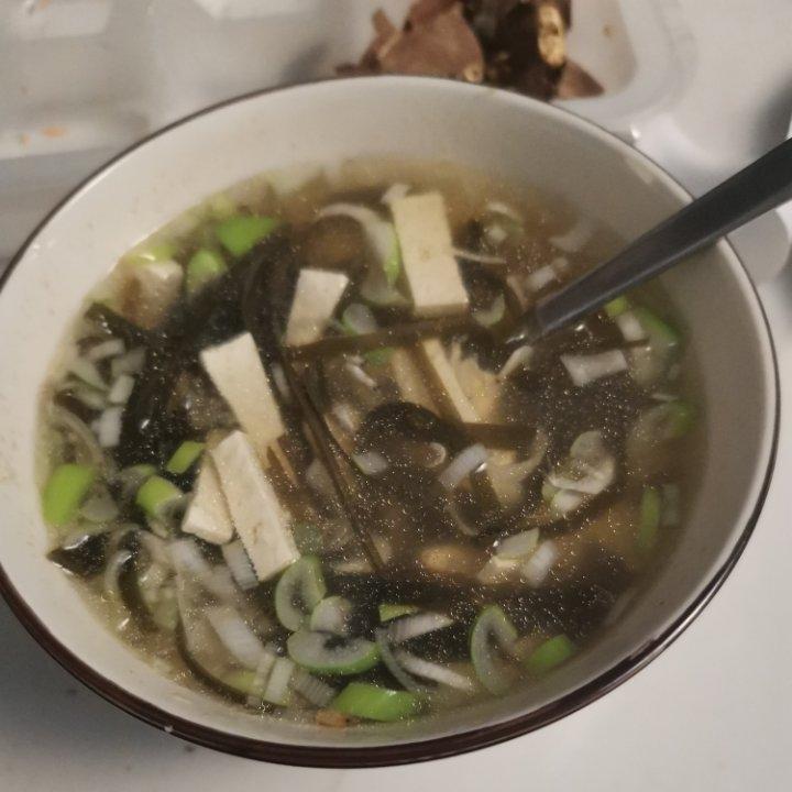 超级鲜的海带豆腐汤