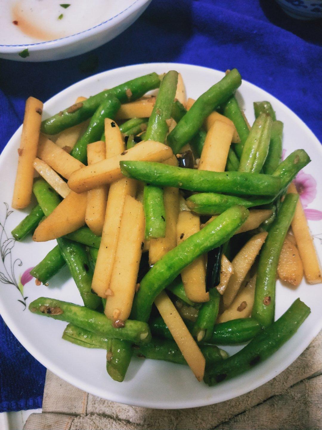 很下饭的土豆炒四季豆