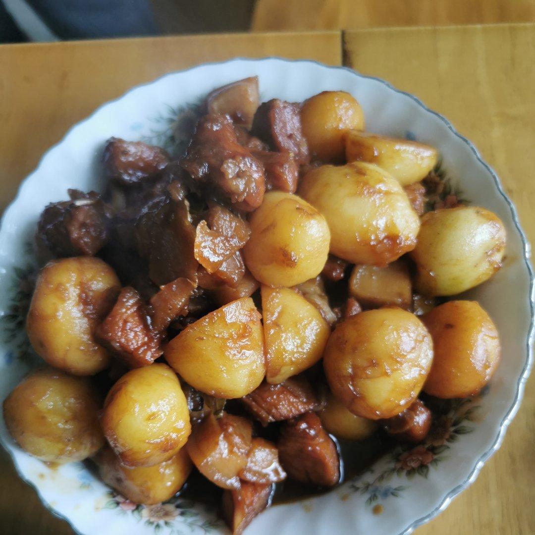 堂妈小厨——小土豆红烧肉