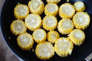 香菜菌菇煎玉米【松下分体式饭煲】的做法 步骤7