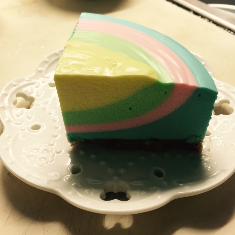 彩虹慕斯蛋糕