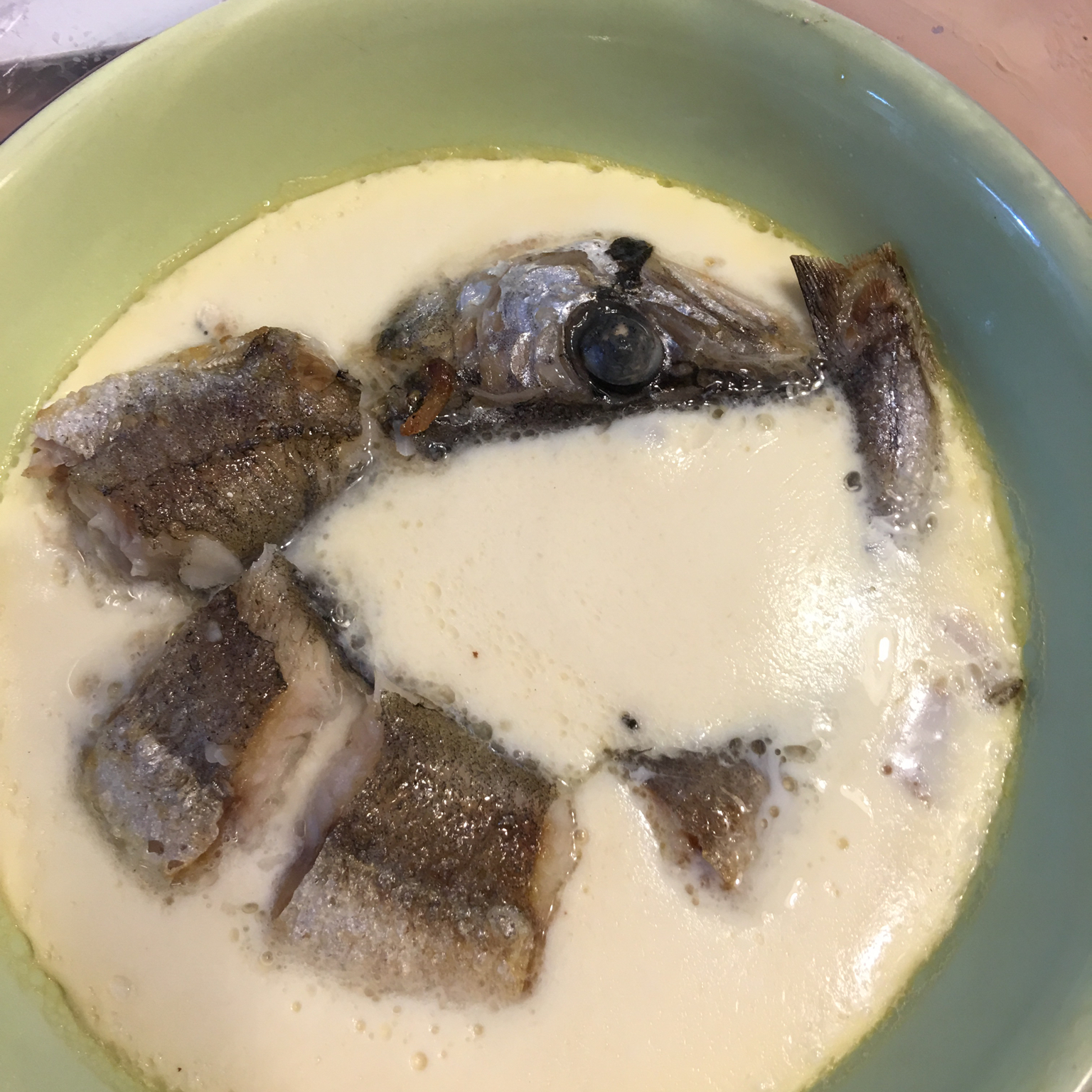 鲫鱼炖蛋