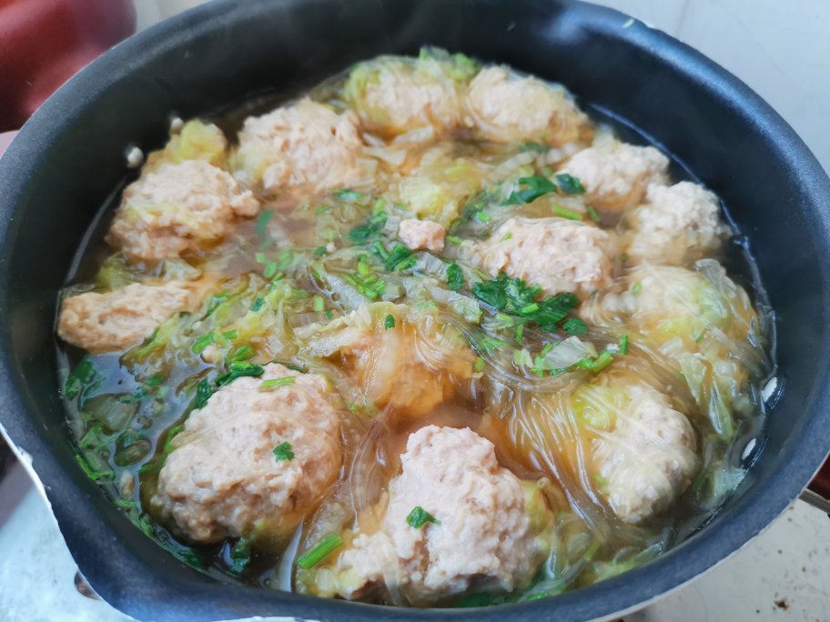 白菜猪肉丸子汤