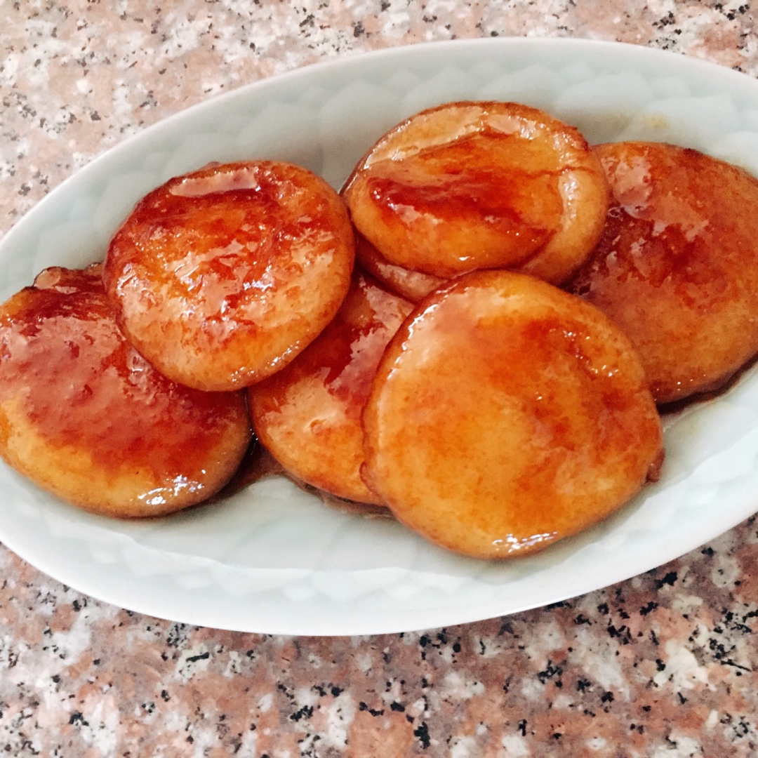 住在月亮上的丫头做的糖油粑粑