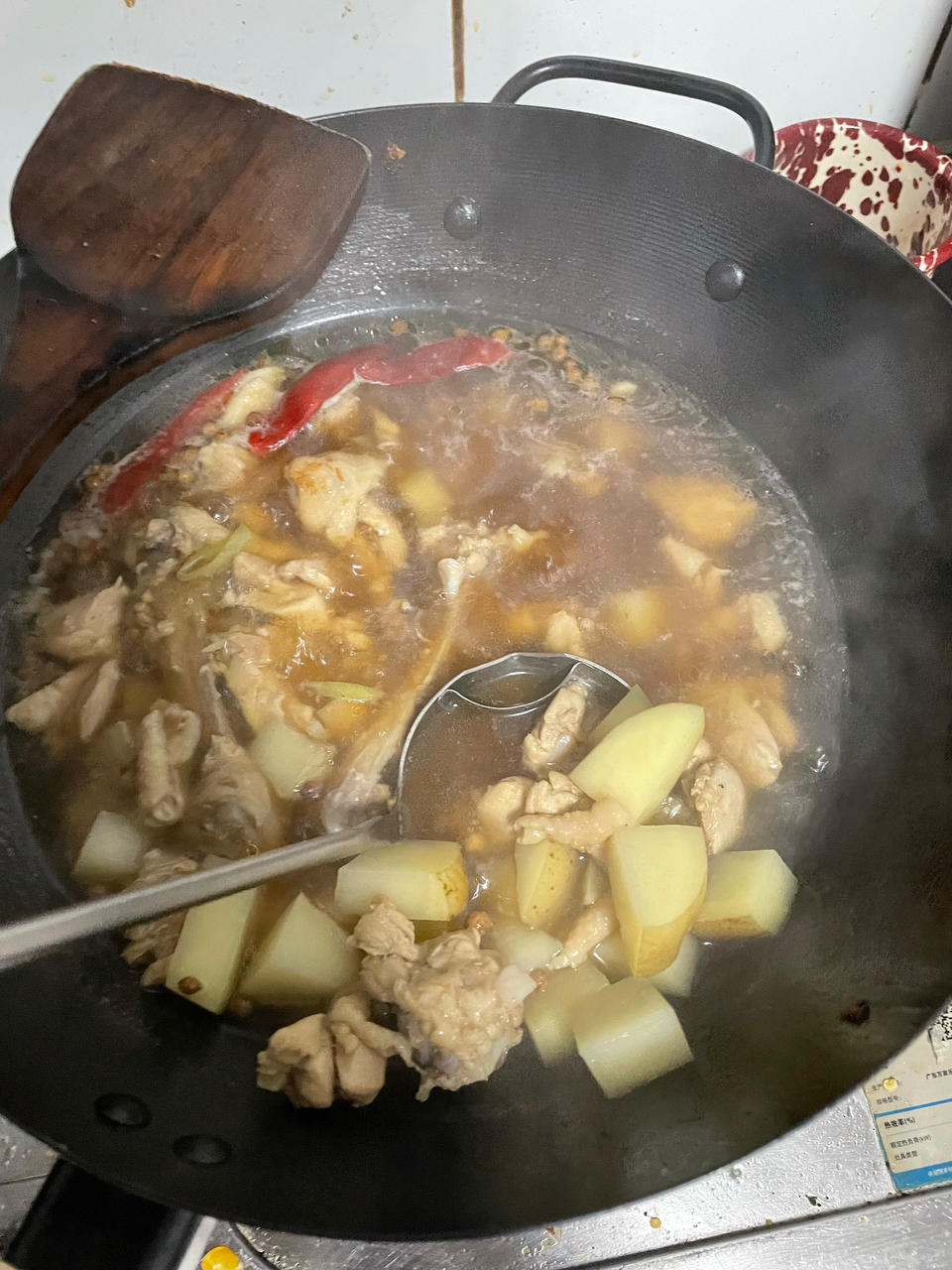 鸡腿炖土豆 上桌秒空盘 汤都喝干了！