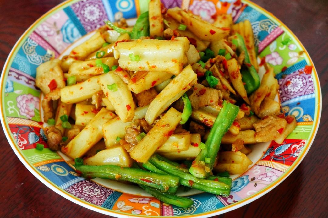 酸辣藕条炒肉的做法