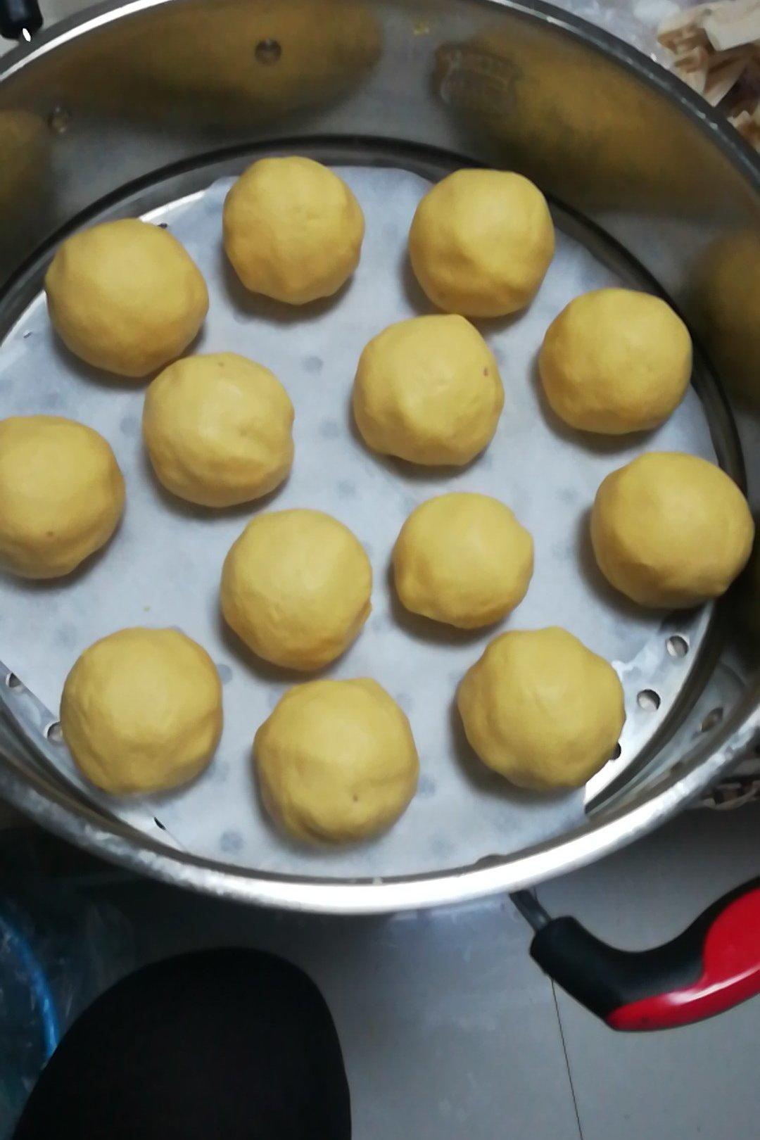 玉米面红豆包
