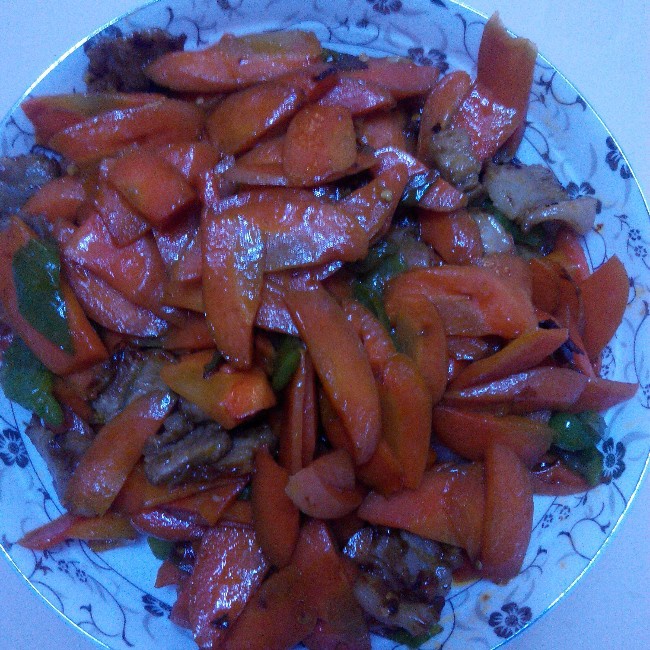 胡萝卜炒肉片