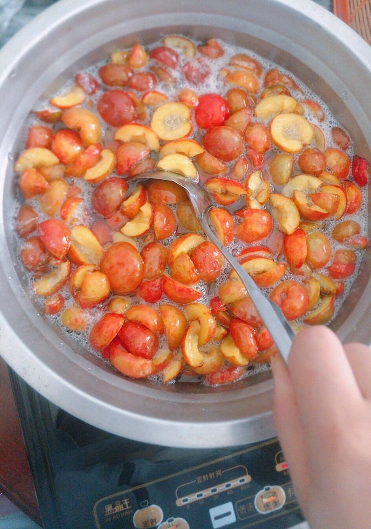 李子果酱