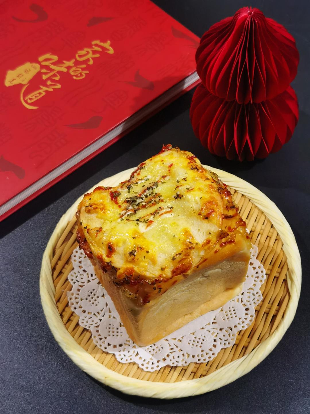 咸香可口❗️芝士爱好者的福音‼️芝士脆肠吐司