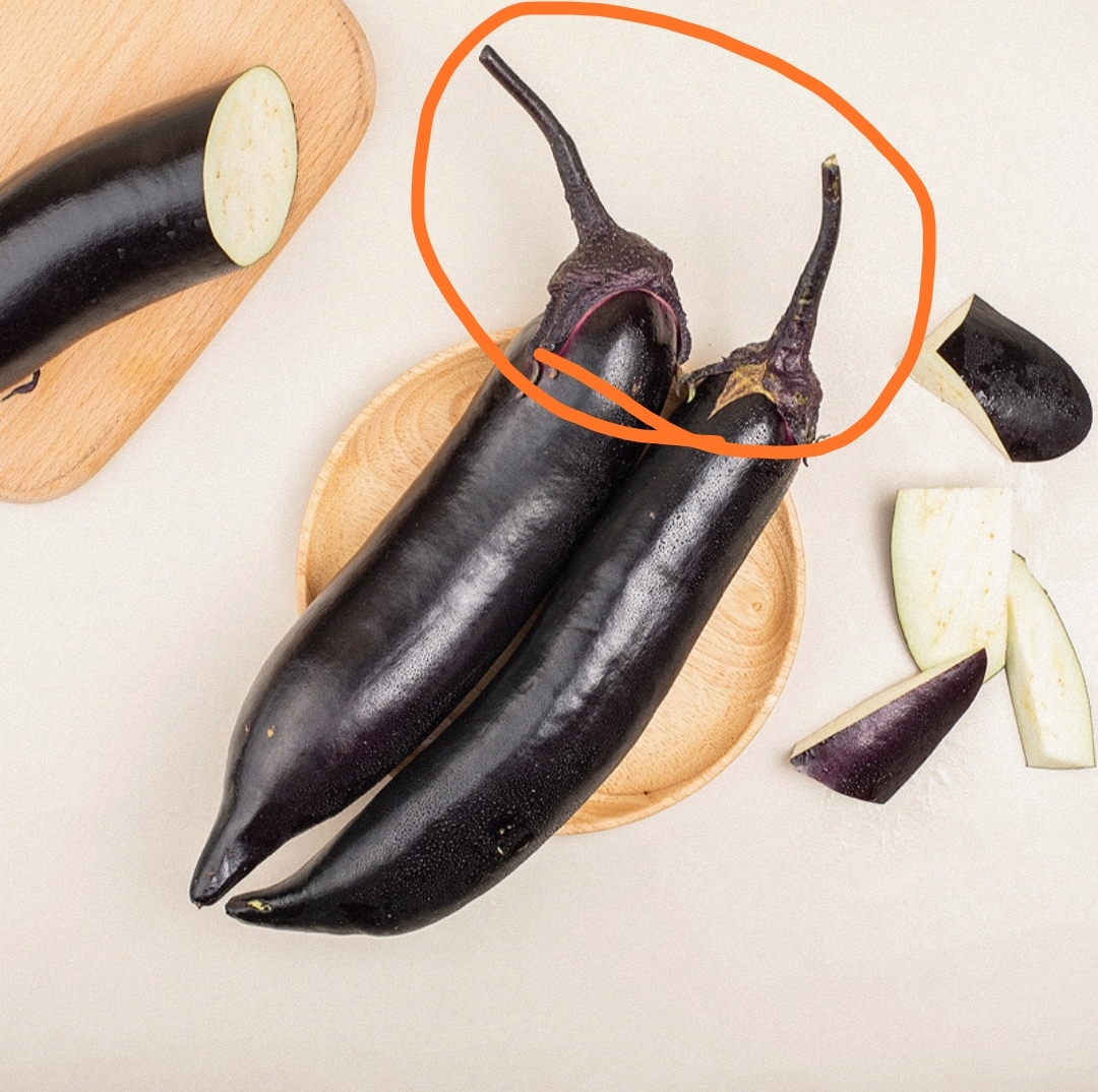 如何蒸出好看的紫色茄子的做法 步骤2