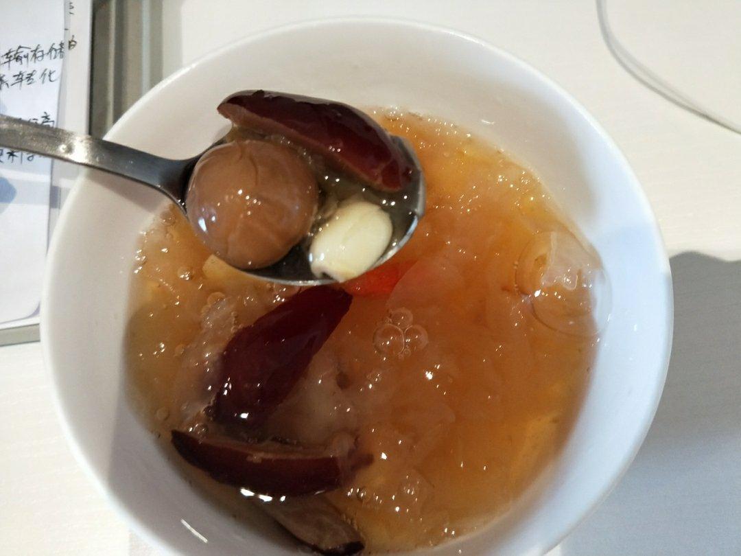 红枣枸杞银耳羹