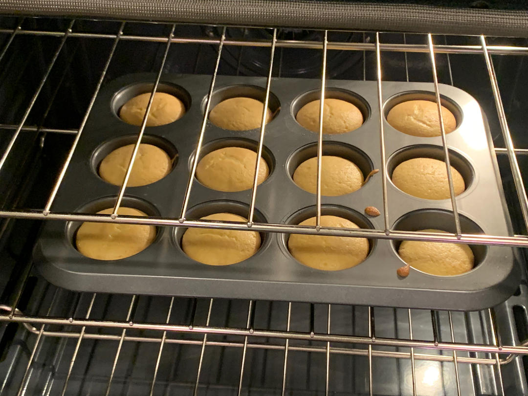 老式鸡蛋糕低油版，出炉脆皮，蛋香浓郁