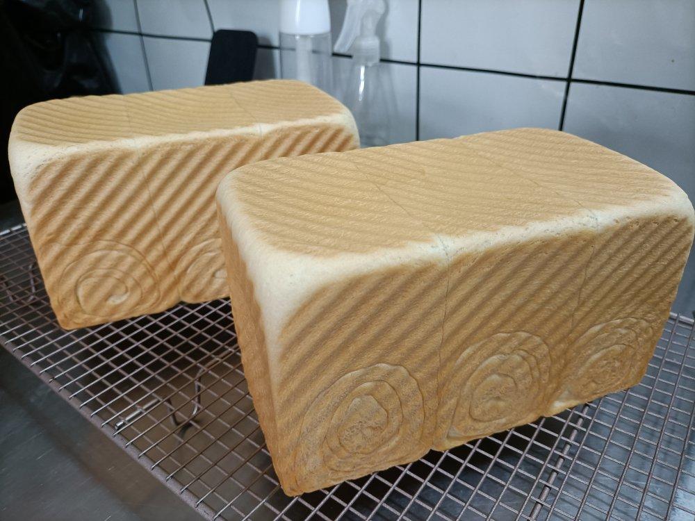 吐司，奶香手撕面包，超级香浓