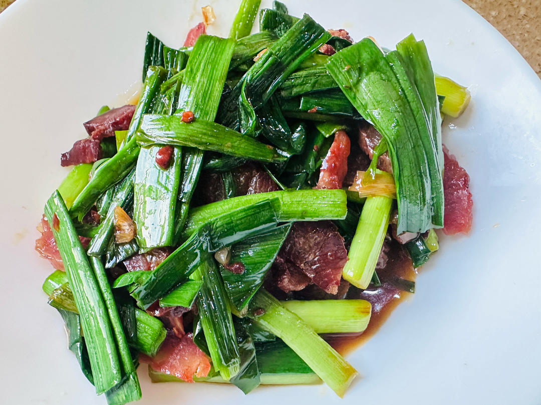 蒜苗炒香肠