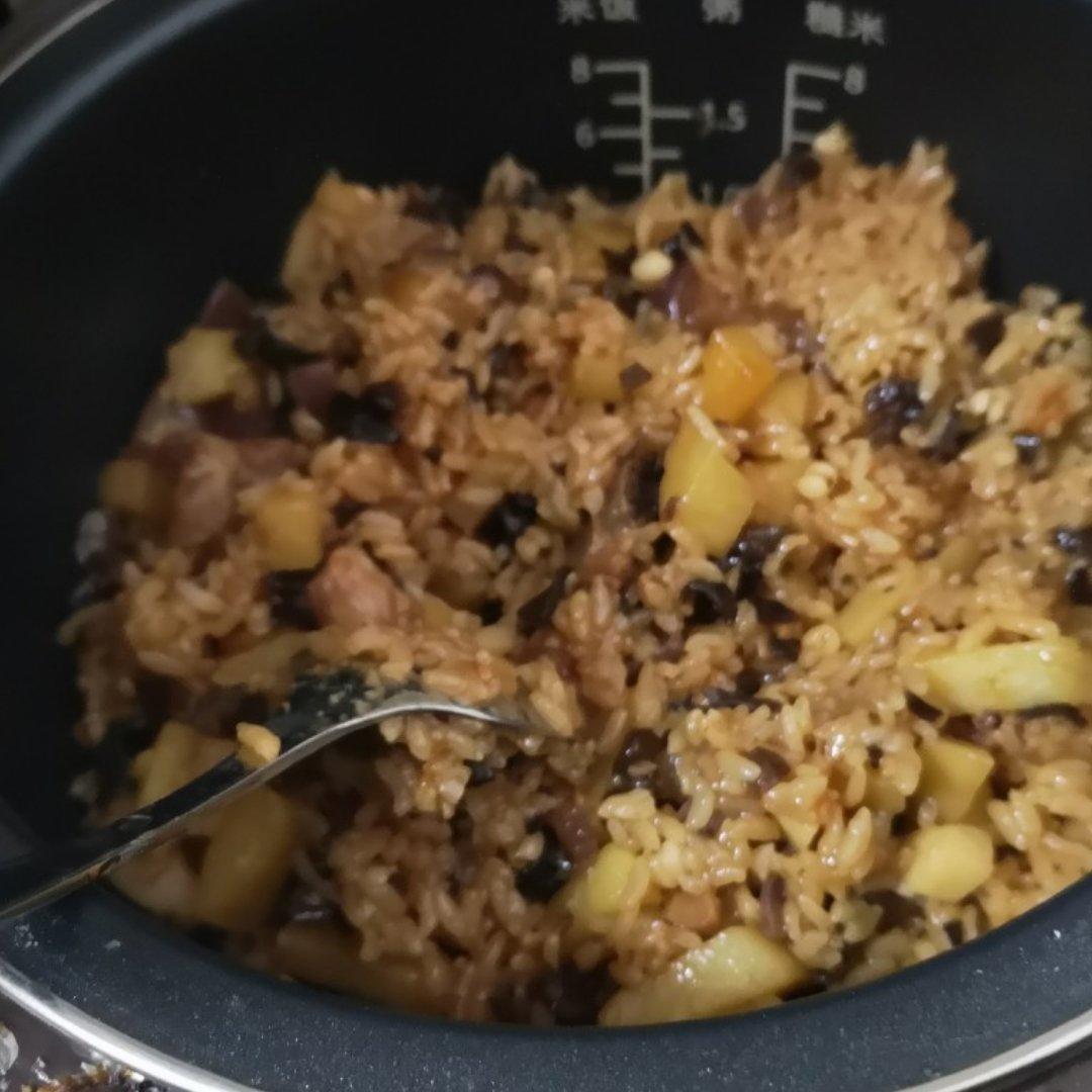 土豆焖饭（电饭锅版）