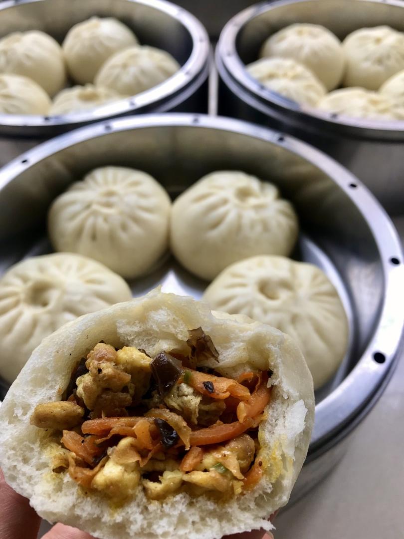 胡萝卜木耳鸡蛋素包子