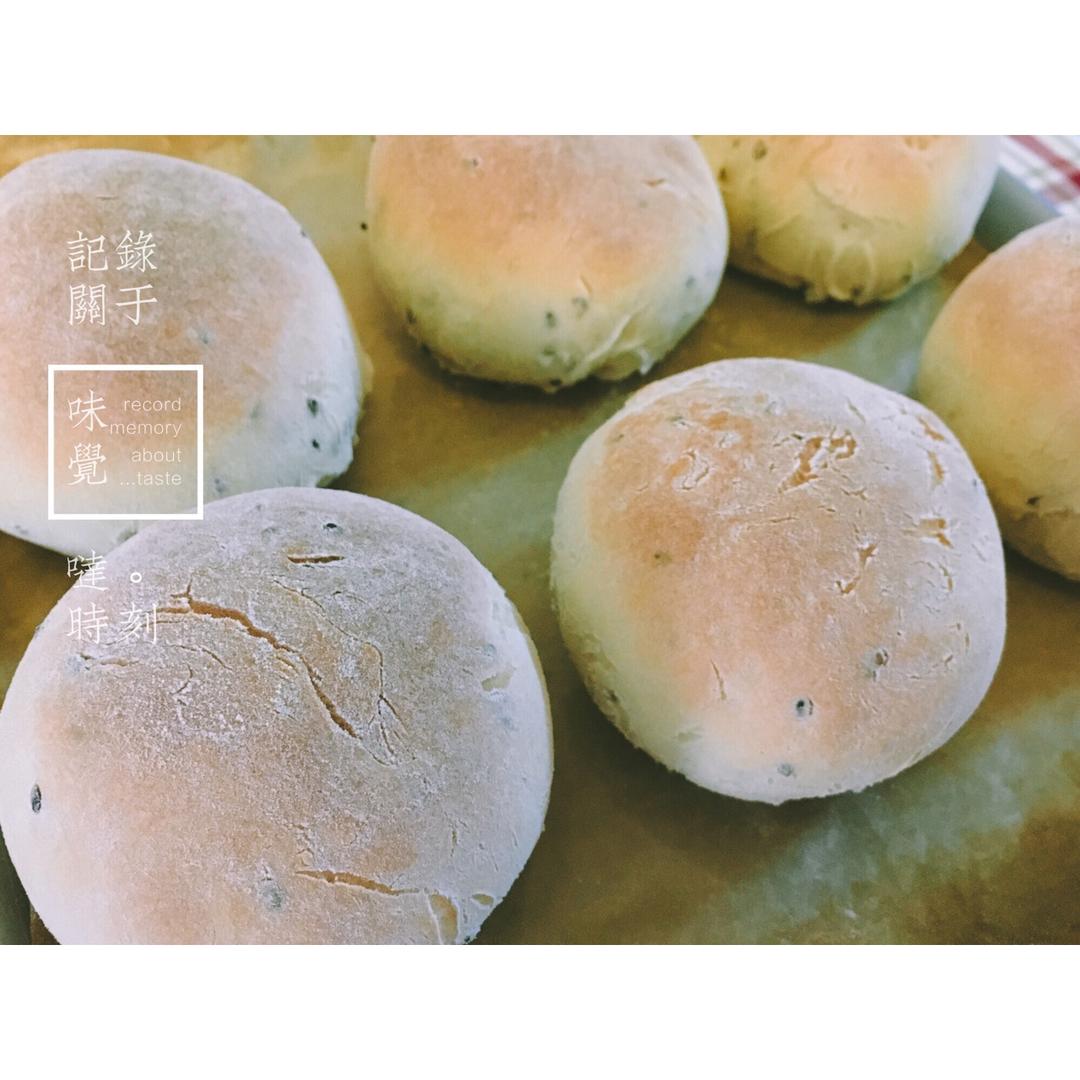 豆浆黑芝麻面包