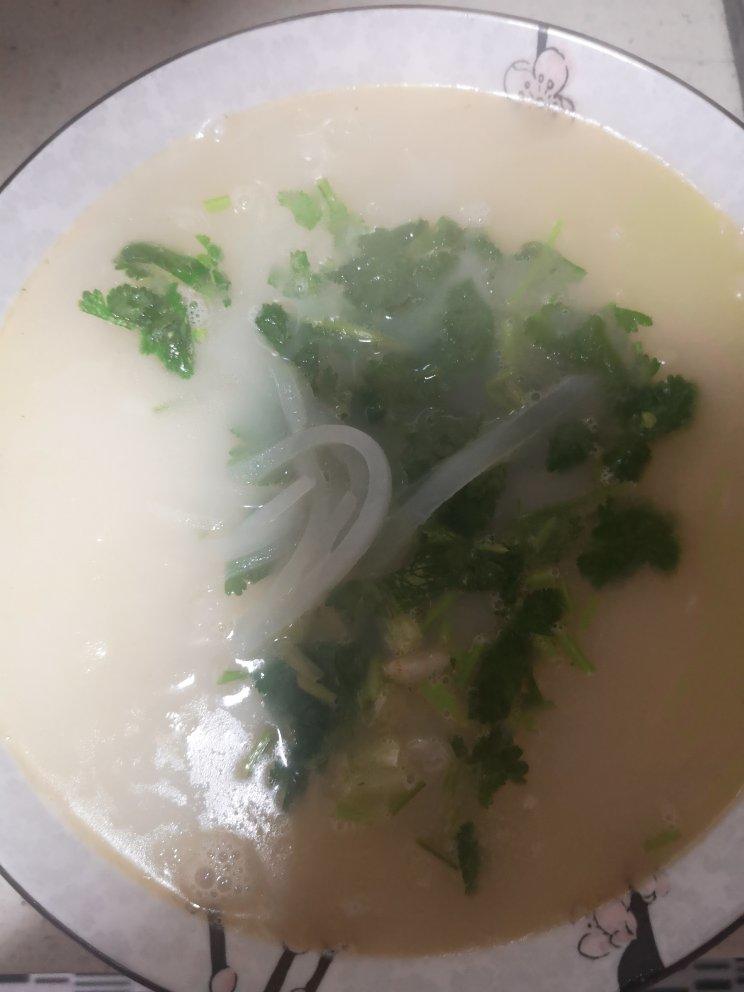 奶白～萝卜丝鲫鱼🐟汤