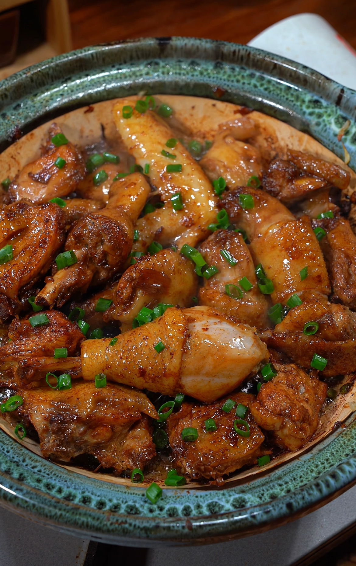 火爆餐厅的广式腐乳焖鸡，做法简单，鲜香美味又下饭的做法