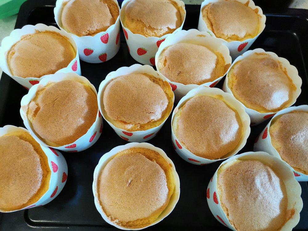 纸杯蛋糕 8寸戚风蛋糕的量
